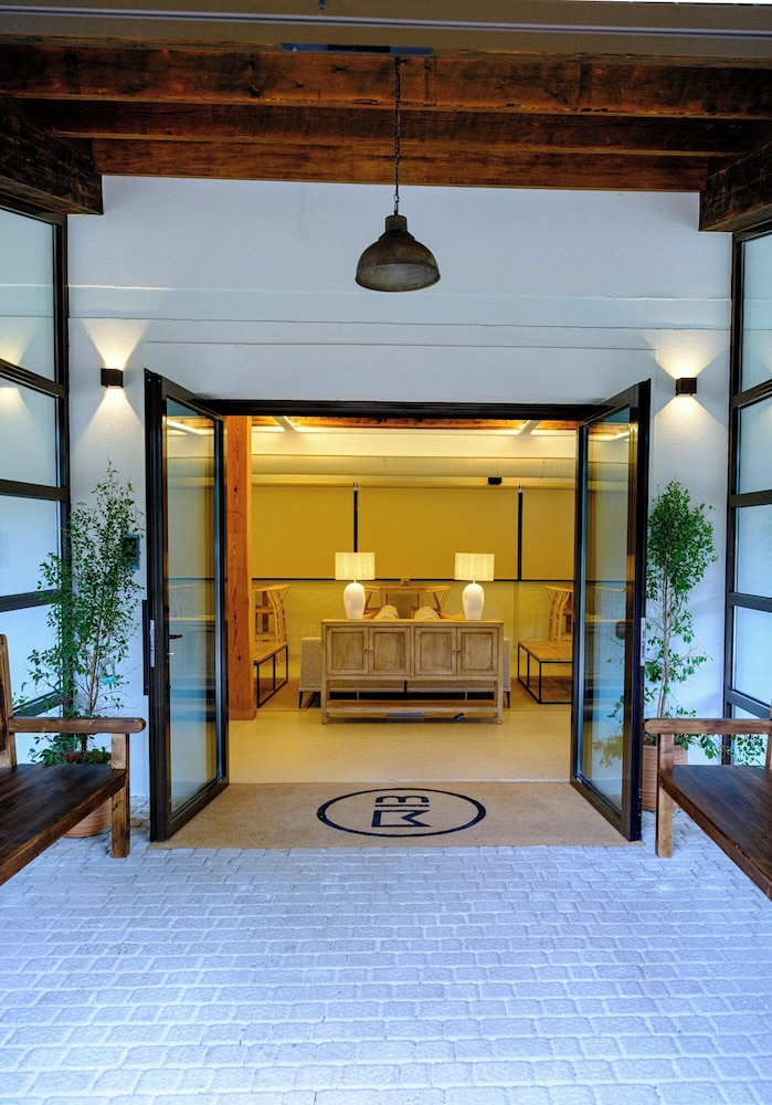 Casa Rural Rancho Montalvo — 4-Star Luxury Hotel in Cabizuela, Spain
