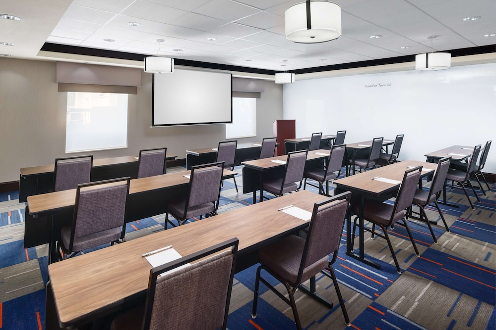 Hampton Inn & Suites West Sacramento - photo 25