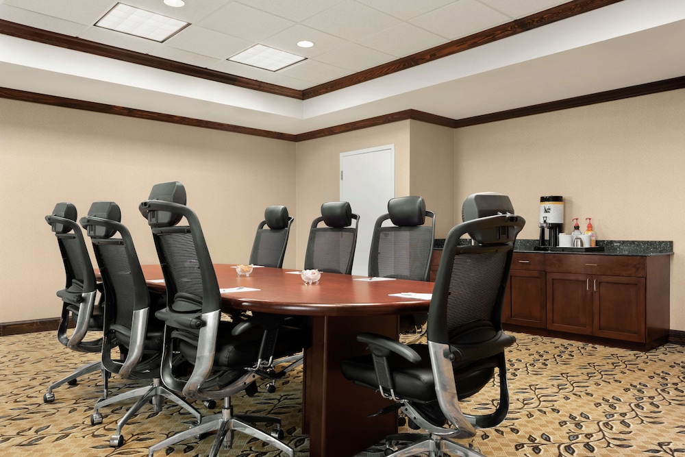 Hampton Inn & Suites Brunswick - photo 32