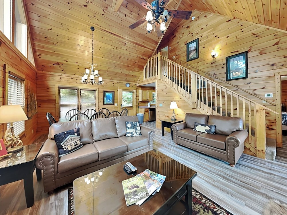 Highpoint Escape by Jackson Mountain Rentals — 4-Star Luxury Hotel in Gatlinburg, United States