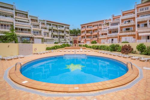 Orlando Costa Adeje — Adeje