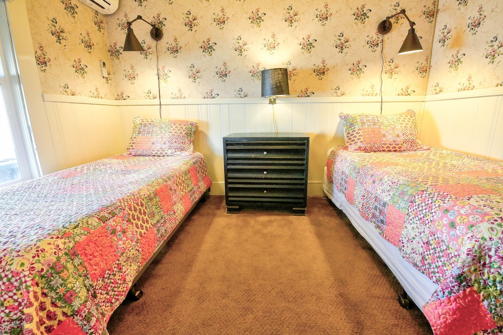 Hotel Charlotte - photo 9