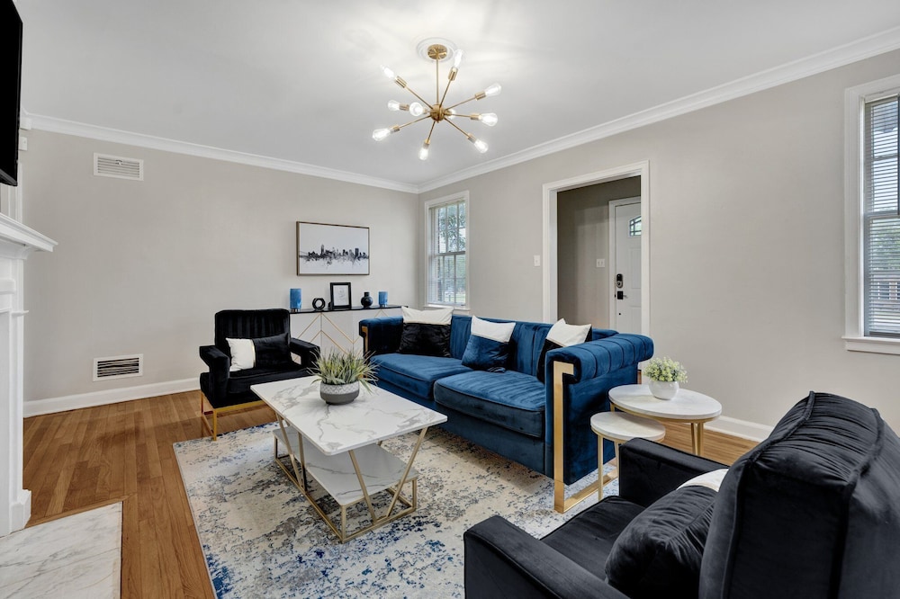 Southern Serenity 3BR Stylish Memphis Oasis in Memphis, United States