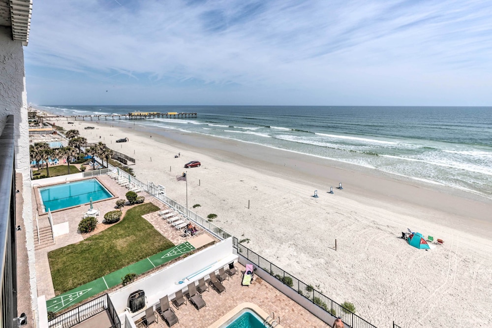 Oceanfront Retreat w Beach & Resort Access - photo 19