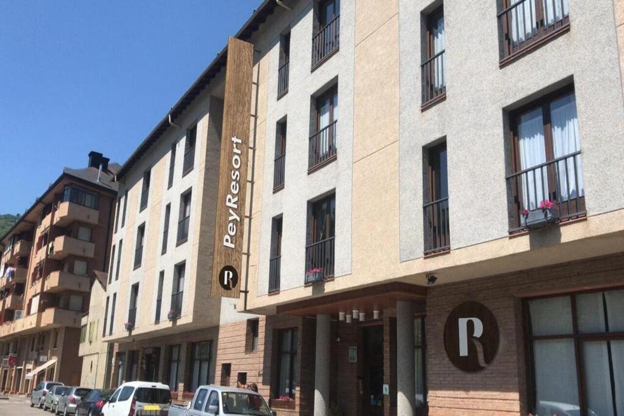 Pey Apart Hotel — hotel in Sort