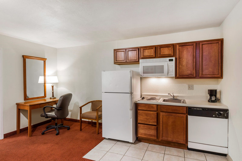 Ramada by Wyndham Tempe Near ASU - photo 11