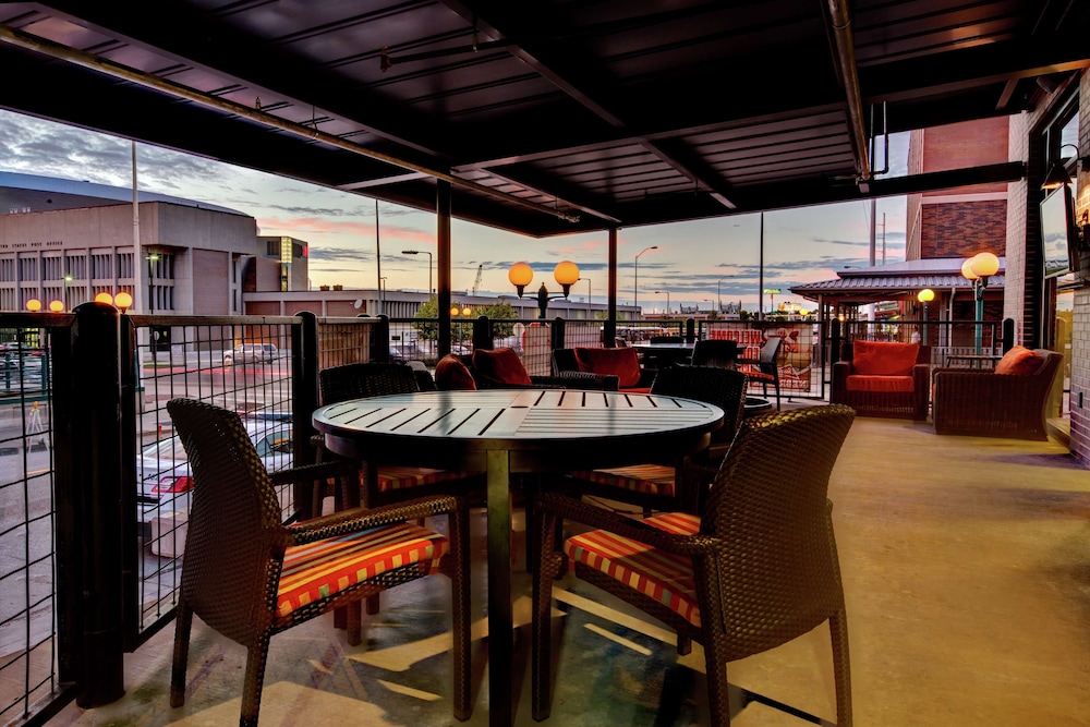 Hilton Garden Inn Lincoln Downtown Haymarket - photo 31