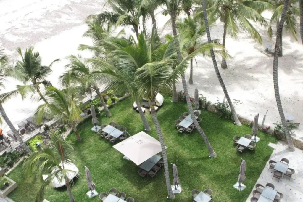 Mombasa Bamburi Beach Studio B42 Pool & Beach Sleeps 3 — 4-Star Luxury Hotel in Mombasa, Kenya