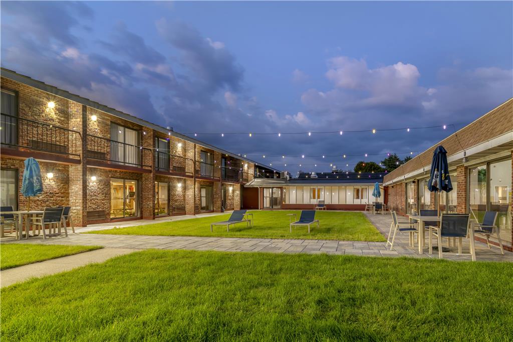 Best Western Plus Keene Hotel - photo 25