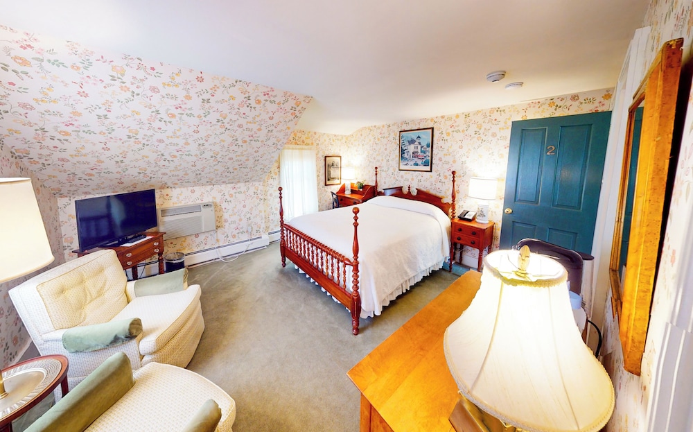 The Red Lion Inn - photo 63