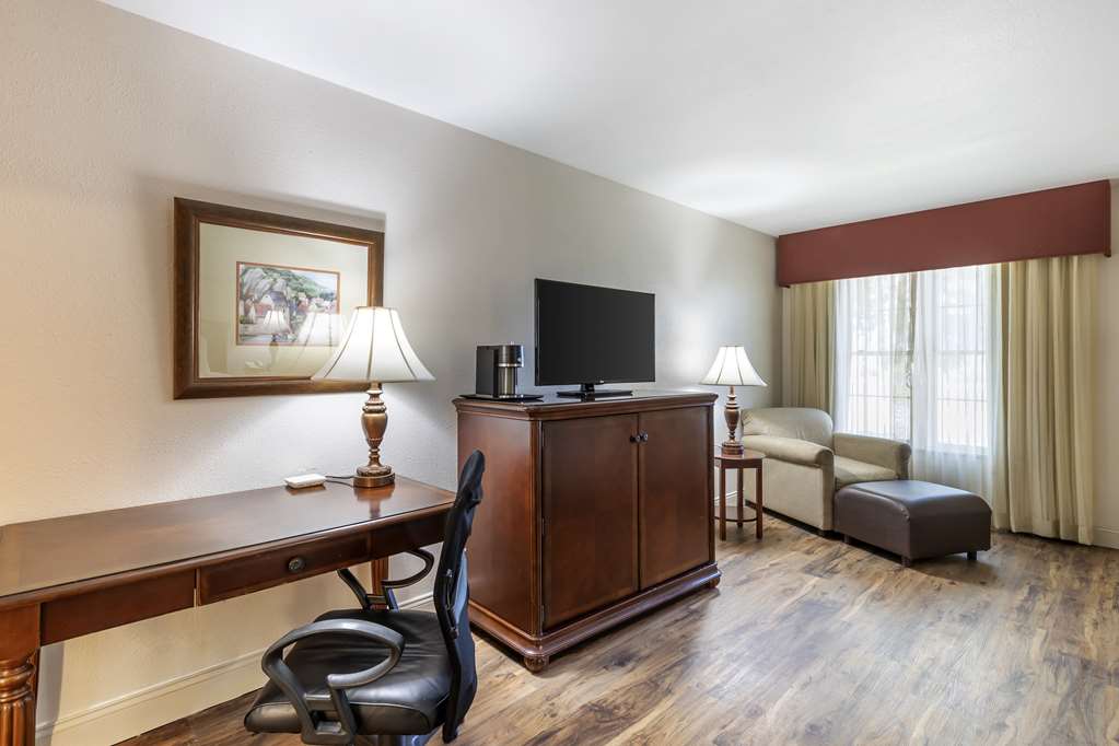 Best Western Plus Steeplegate Inn - photo 12