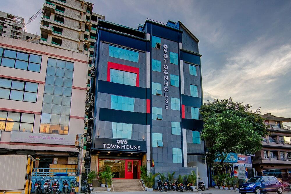 OYO 11390 Vaibhav Residency — 4-Star Luxury Hotel in Bengaluru, India