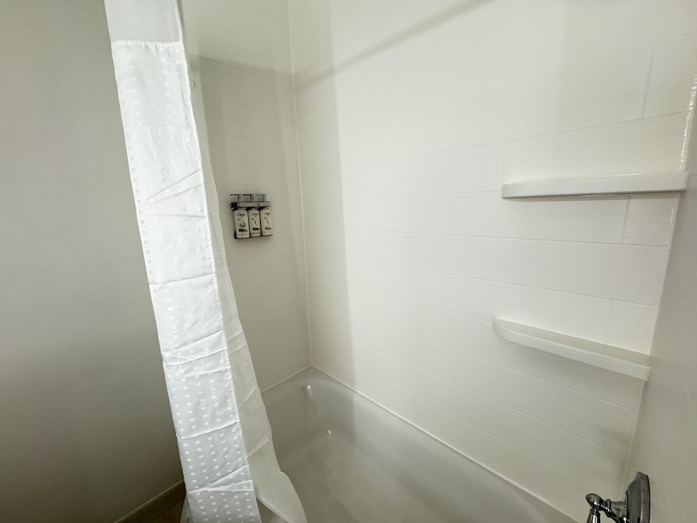 Holiday Inn Express Hotel & Suites St. Paul Woodbury by IHG - photo 47