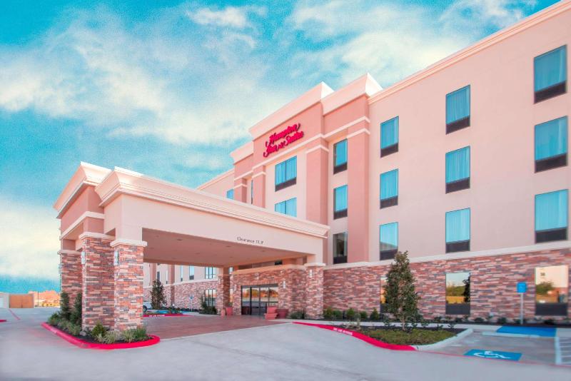 Hampton Inn & Suites La Porte - carbon neutral hotel in La Porte