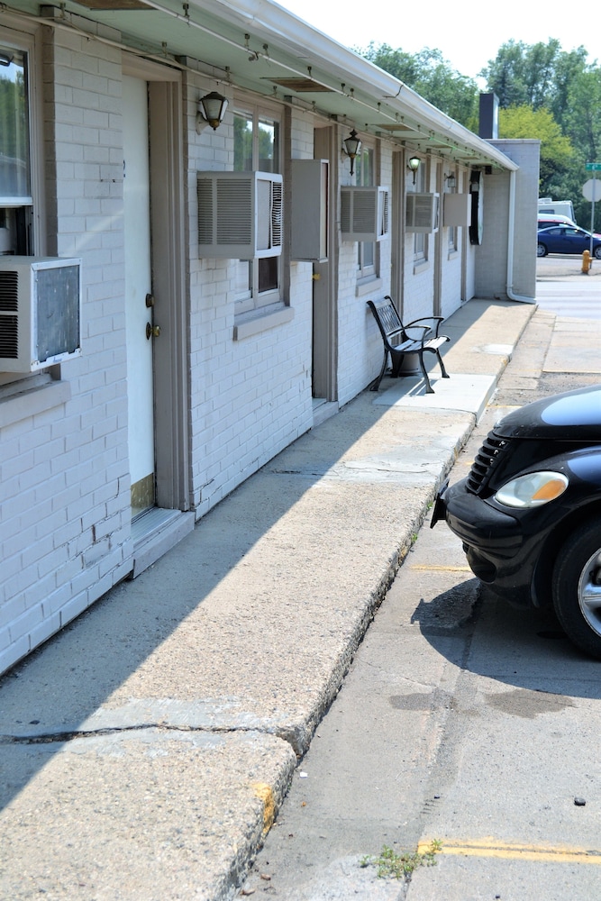 Innkeeper Motel - photo 68