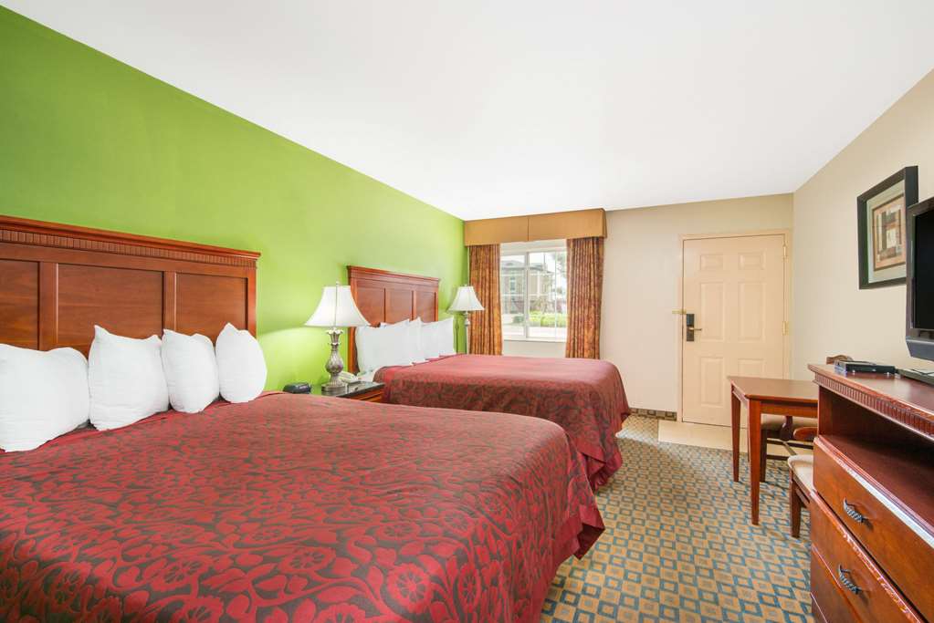 Days Inn & Suites by Wyndham Wichita - photo 13