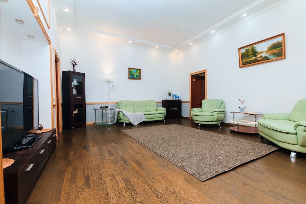 Apartmenty Uyut Old Arbat — 4-Star Luxury Hotel in Moscow, Russia