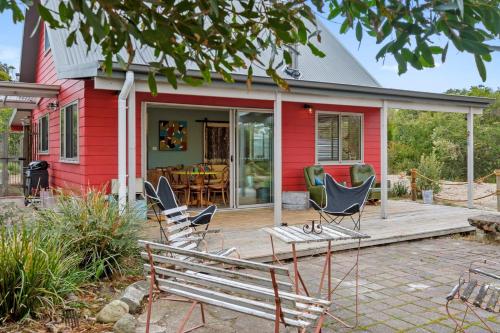 ‘Little Secret’ Charming Clifton Beach Sanctuary — Sandford — photo 5