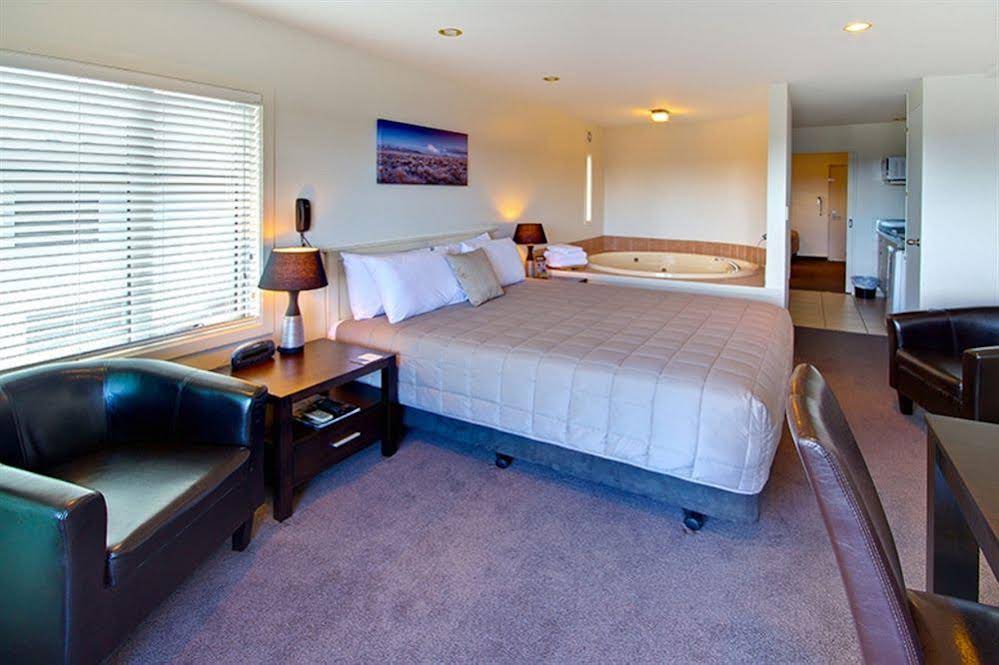 Baywater Lakeview Motel in Taupo, New Zealand