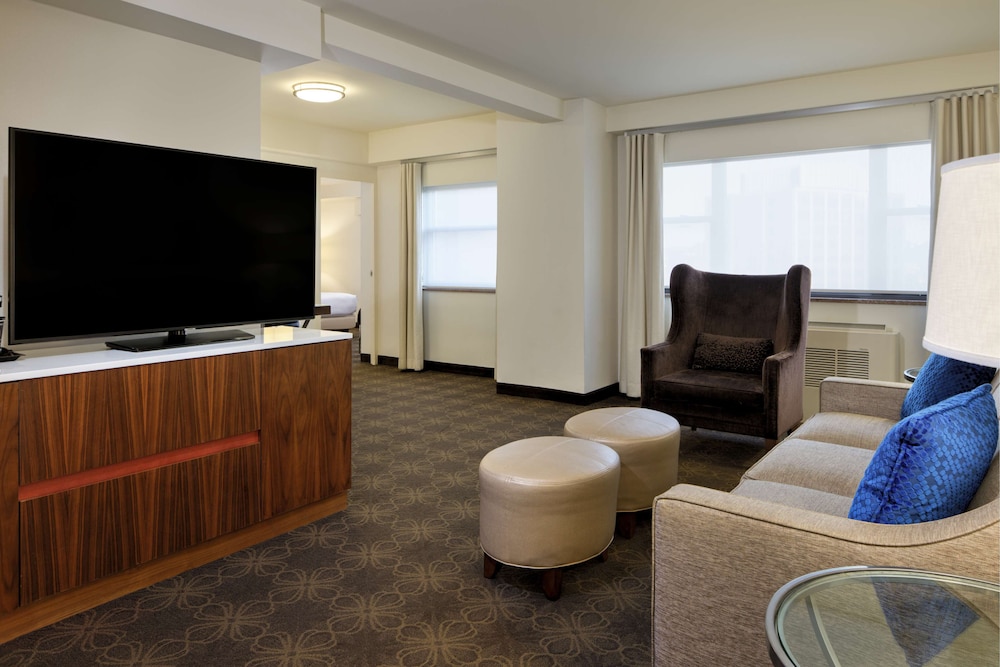 DoubleTree by Hilton Hotel & Suites Pittsburgh Downtown - photo 28