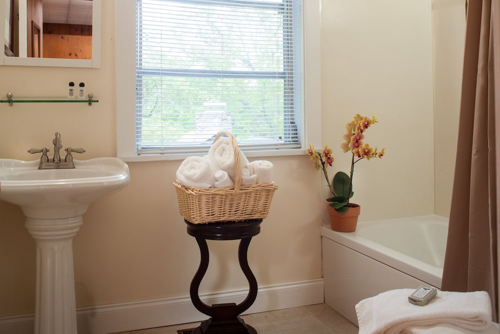 1906 Pine Crest Inn - photo 31