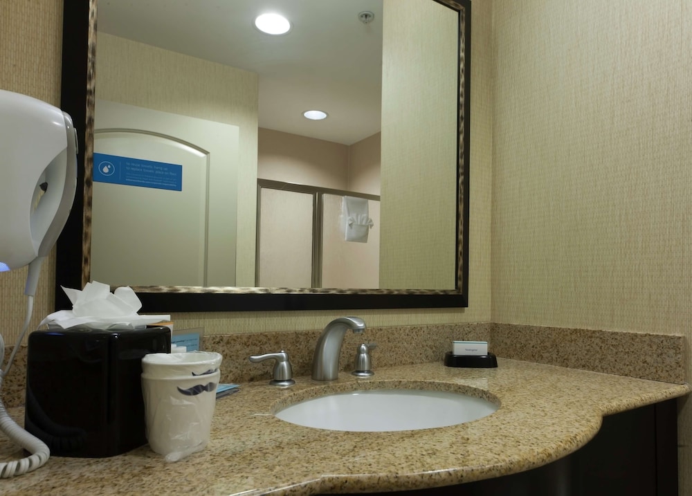 Hampton Inn North Brunswick New Brunswick - photo 22