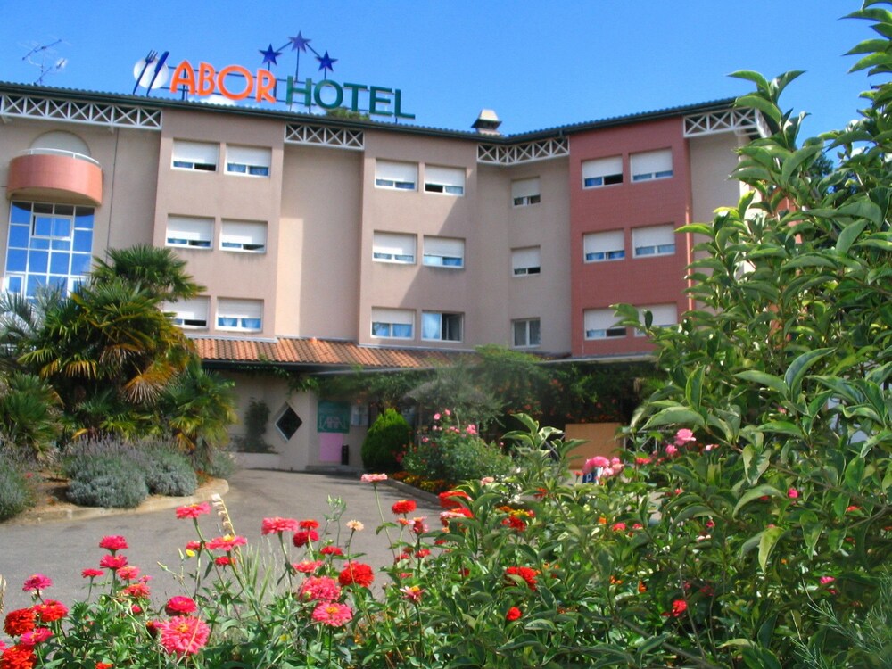 Abor Hôtel in Mont-De-Marsan, France