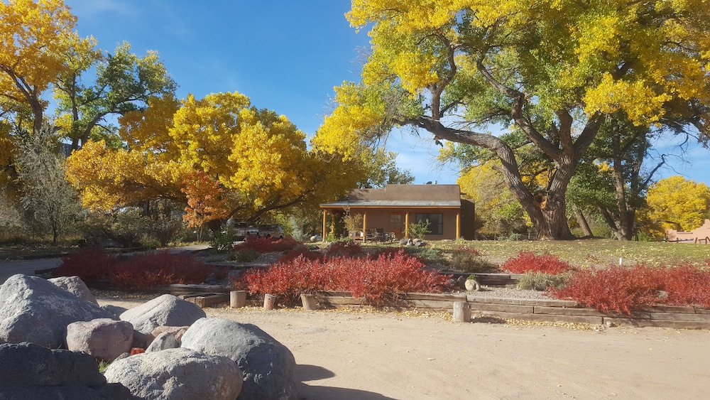 The Abiquiu Inn - photo 17