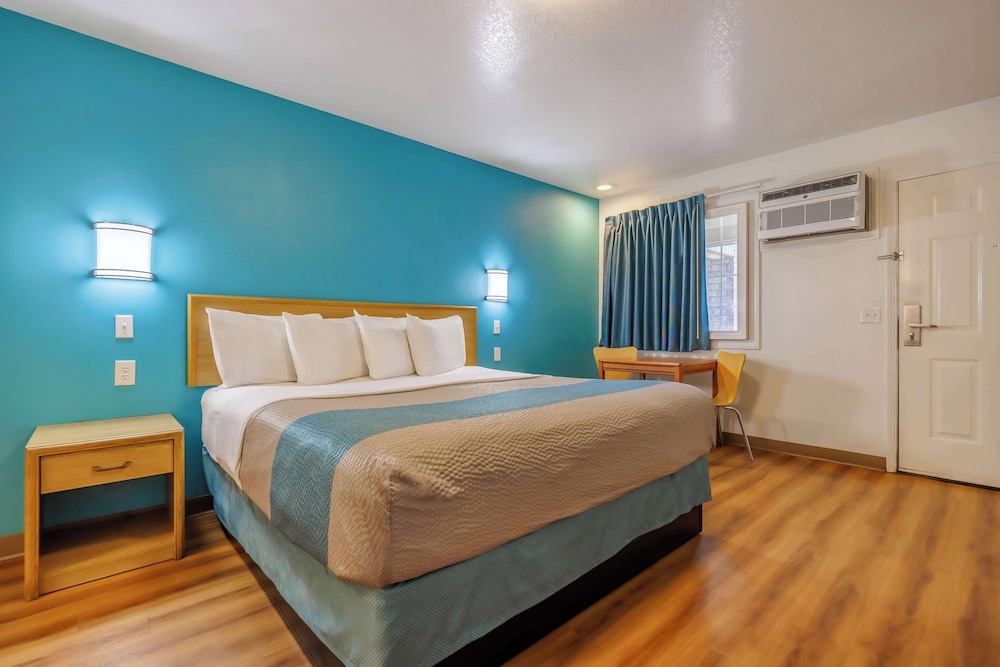 Motel 6 Canby OR - photo 11
