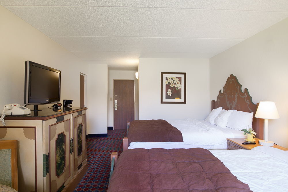 I Drive Grand Resort & Suites - photo 38