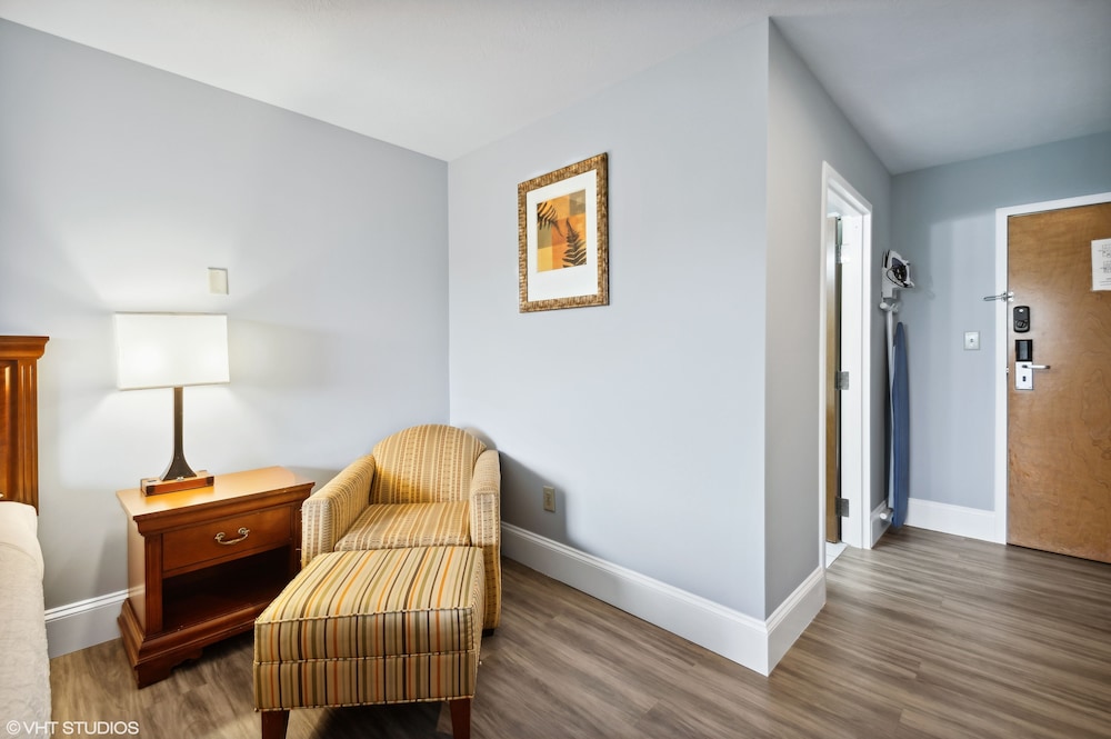 My Hometown Inn - photo 18