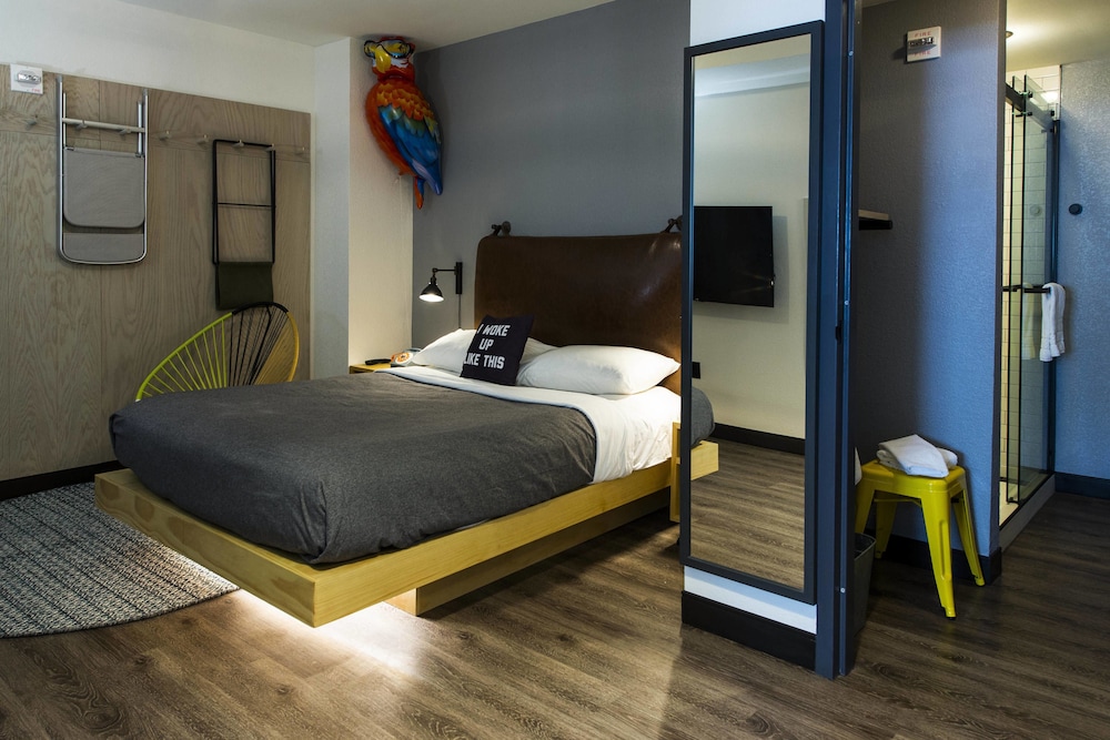 Moxy New Orleans Downtown French Quarter - photo 23