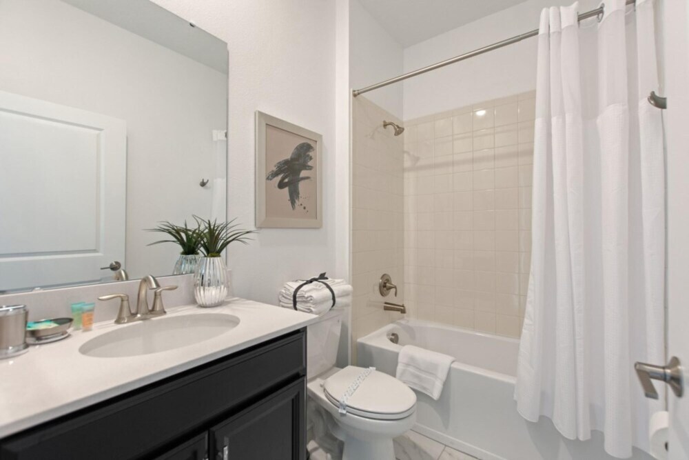 Storey Lake 4 Bedroom Resort by Shine Villas - photo 8