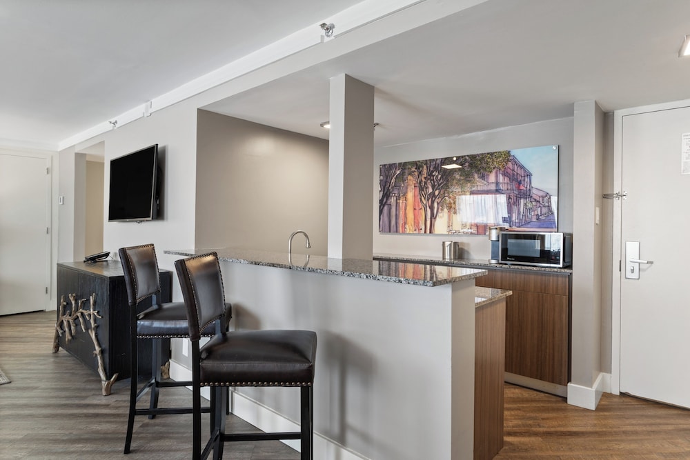 Crowne Plaza Executive Center Baton Rouge by IHG - photo 16