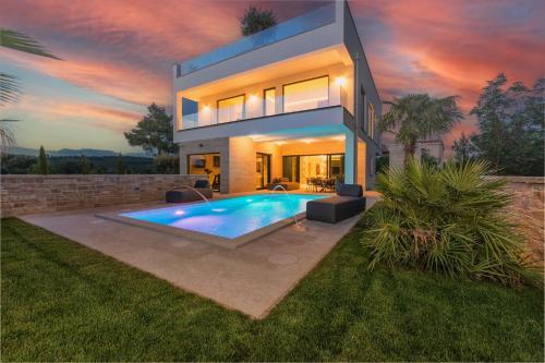 Villa Four Seasons Ljubac — 4-Star Luxury Hotel in Razanac, Croatia