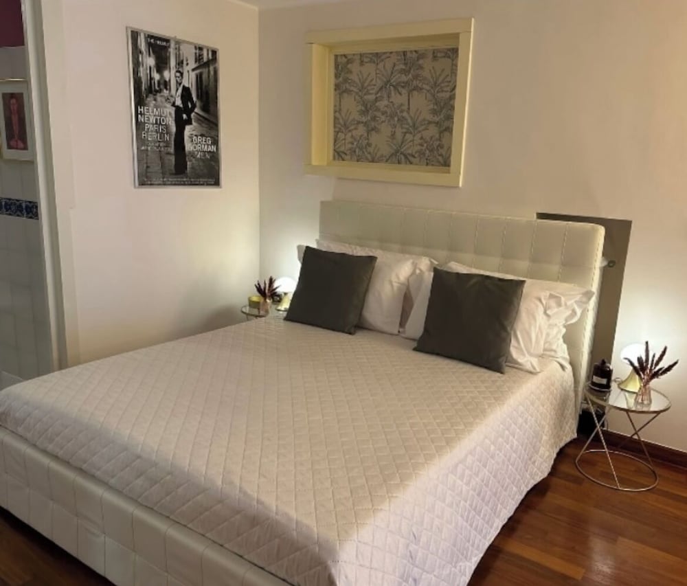 Calefati Gallery Luxury Apartment — 4-Star Luxury Hotel in Bari, Italy