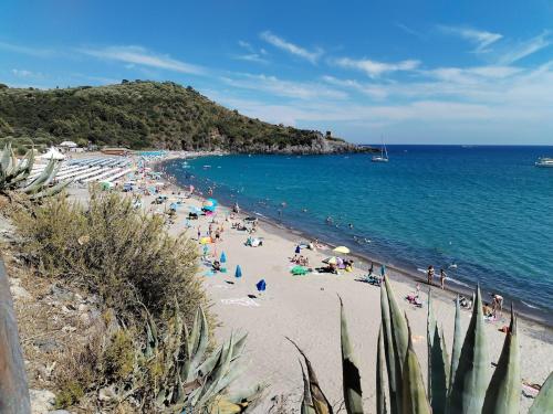 Casa vacanze Camera con vista — 4-Star Luxury Hotel in Marina Di Camerota, Italy