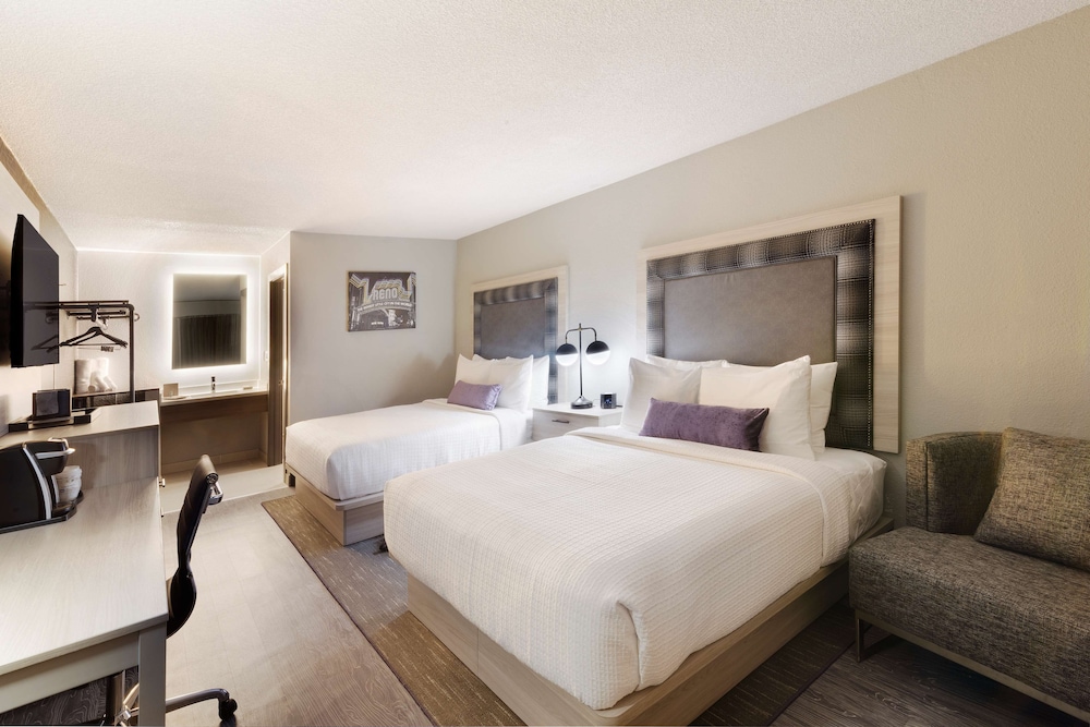 Days Inn by Wyndham Reno South - photo 3