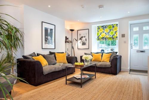 Luxury Town House 8 Apple Pie Luxury Escapes — 4-Star Luxury Hotel in Tavistock, United Kingdom