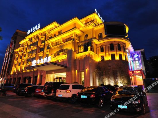 Peninsula Hotel — hotel in Lianran
