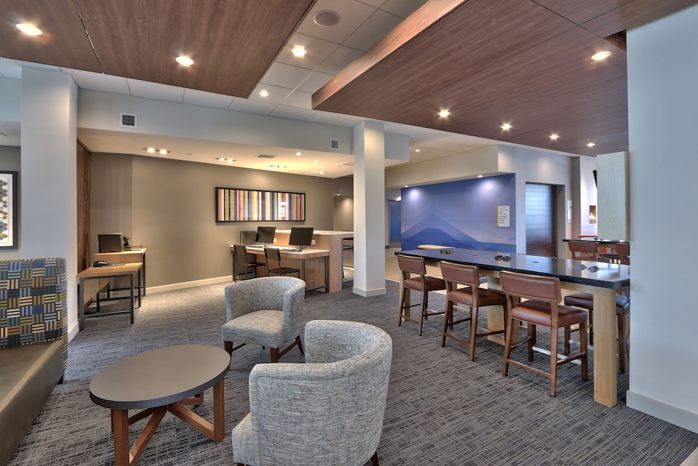Holiday Inn Express & Suites Roswell by IHG - photo 26