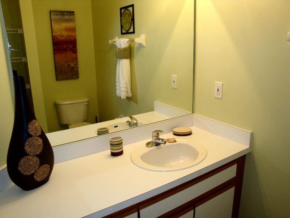 3BR 2.5BA Home in Emerald Island Resort by CV 8479 - photo 28