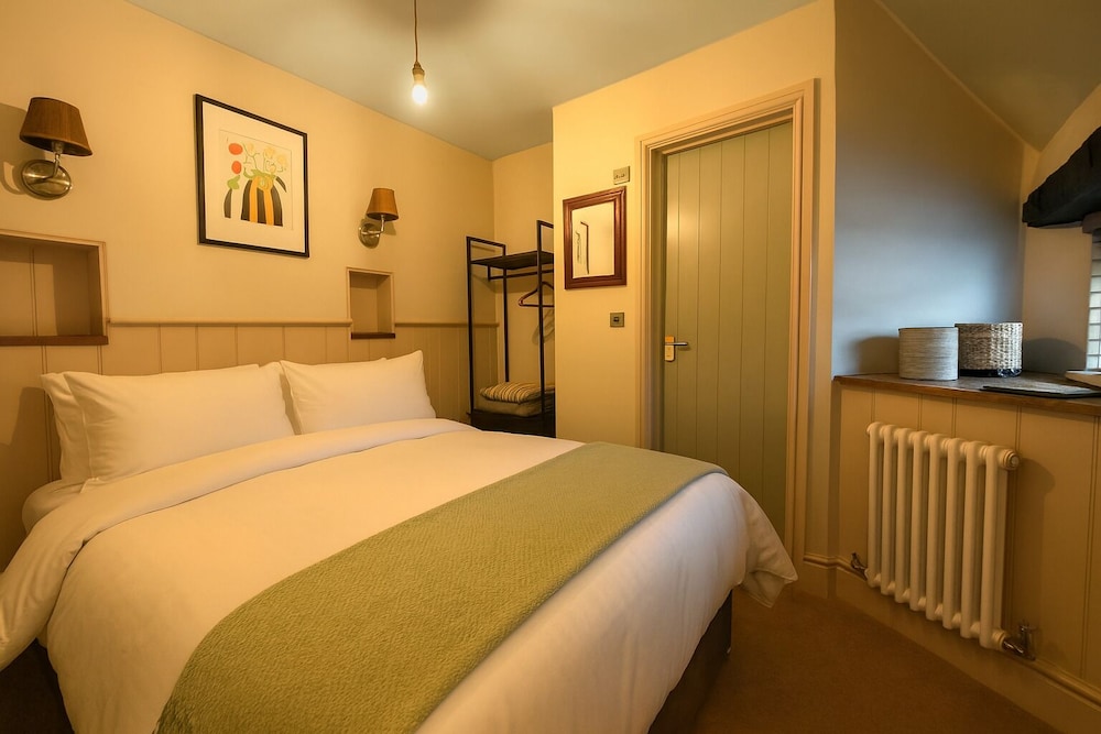 The Eight Bells — 4-Star Luxury Hotel in Haywards Heath, United Kingdom