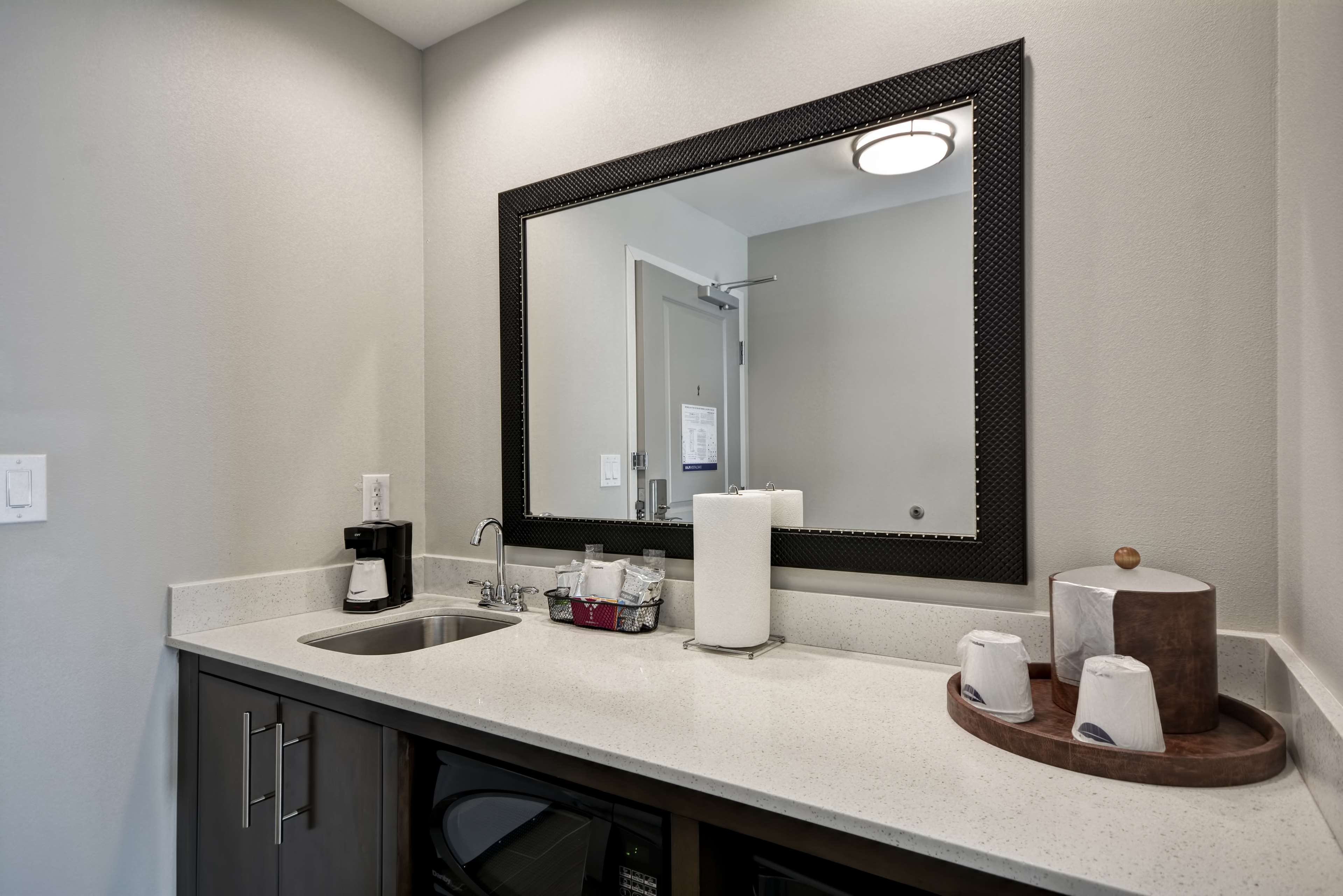 Hampton Inn Kenedy - photo 19