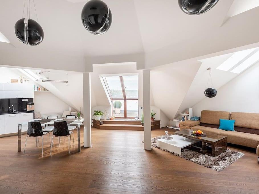 Luxury apartment with terrace and garage — 4-Star Luxury Hotel in Prague, Czech Republic