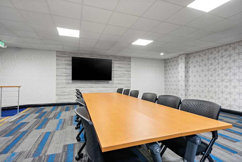 Hampton Inn Bordentown - photo 33