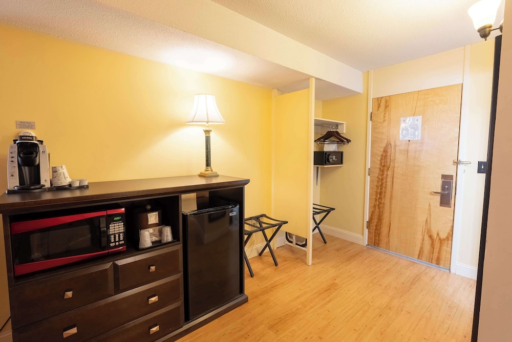Fireside Inn & Suites Waterville - photo 15