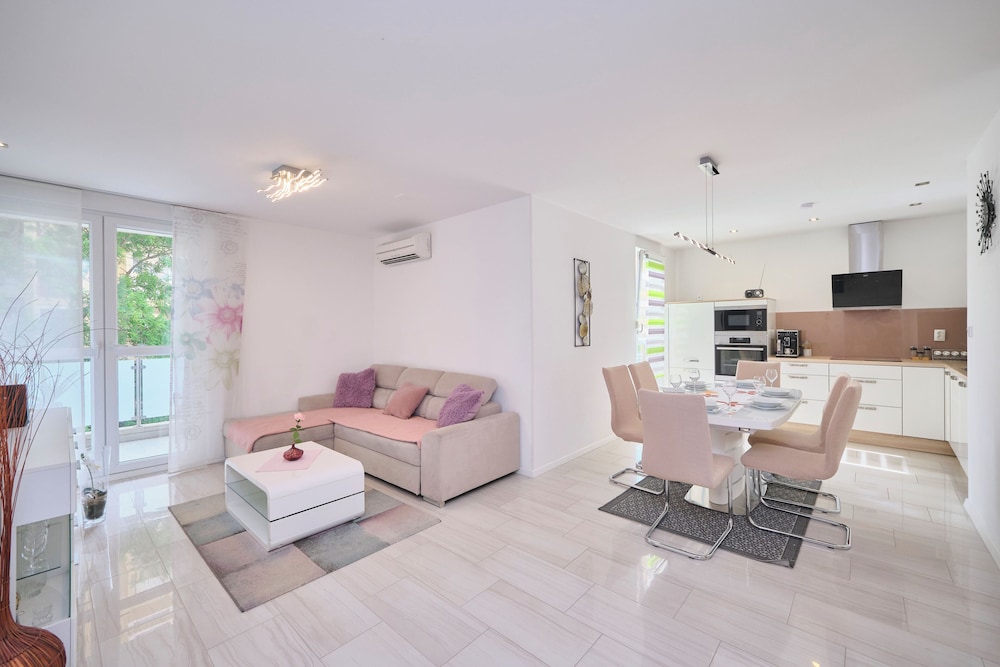 Apartment Pax by Litto — 4-Star Luxury Hotel in Split, Croatia