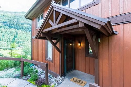 Upscale Mountain Living in Vail, United States