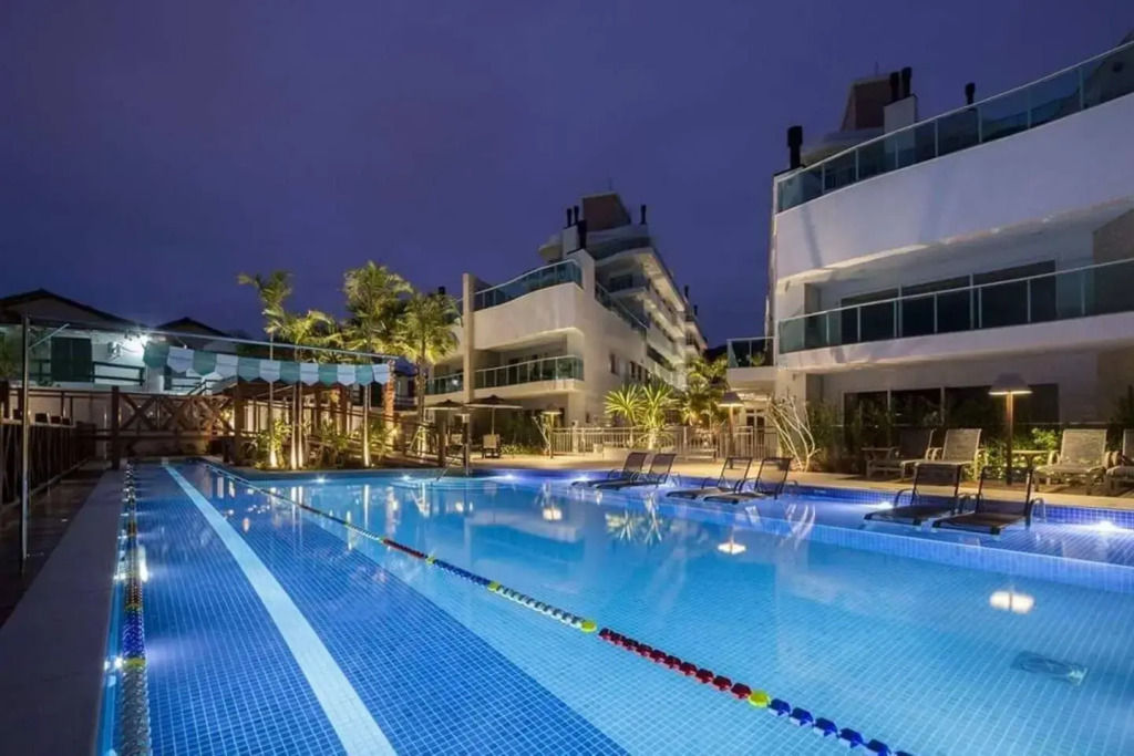 Apto c piscina a 2min da praia de Bombas CVA305